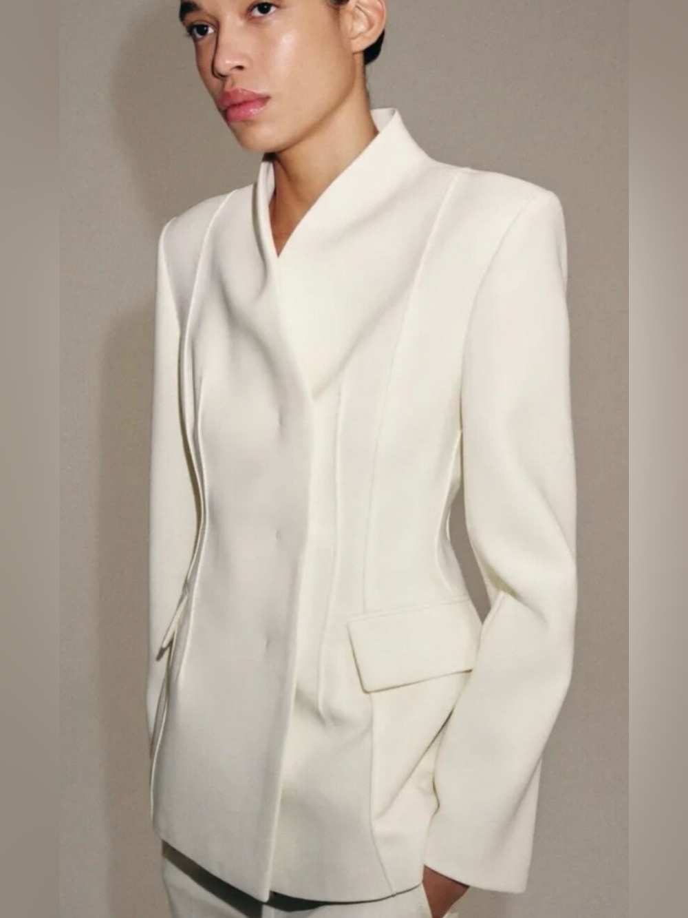 Zara Tailored Blazer Structured Jacket Ecru White Cream Bloggers Fave 2026 Med